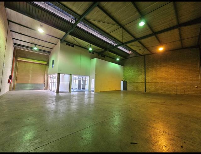 430M² WAREHOUSE TO LET IN LINBRO PARK